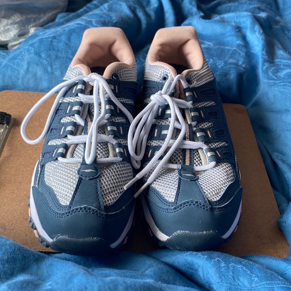 Avia sneakers, worn twice.